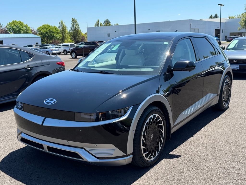 Used 2023 Abyss Black Hyundai Limited image 4