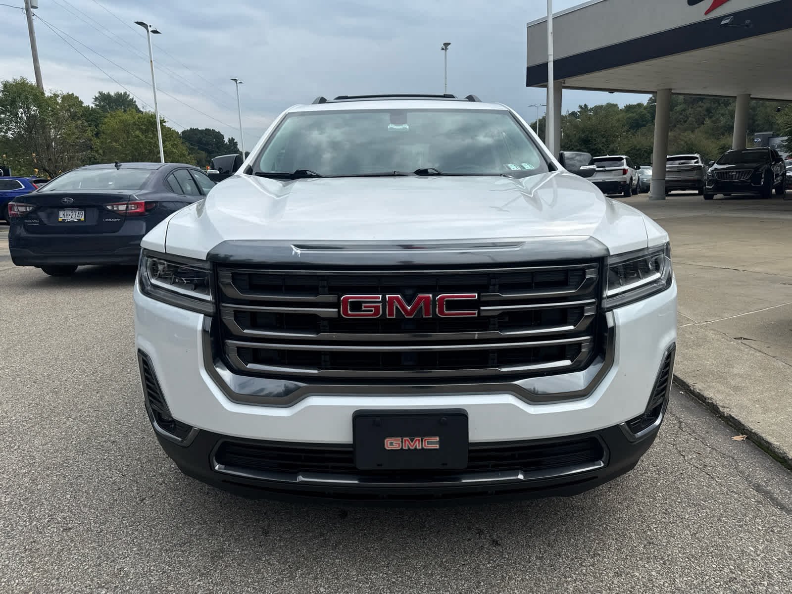 Used 2020 WHITE FROST TRICOAT GMC AT4 image 2