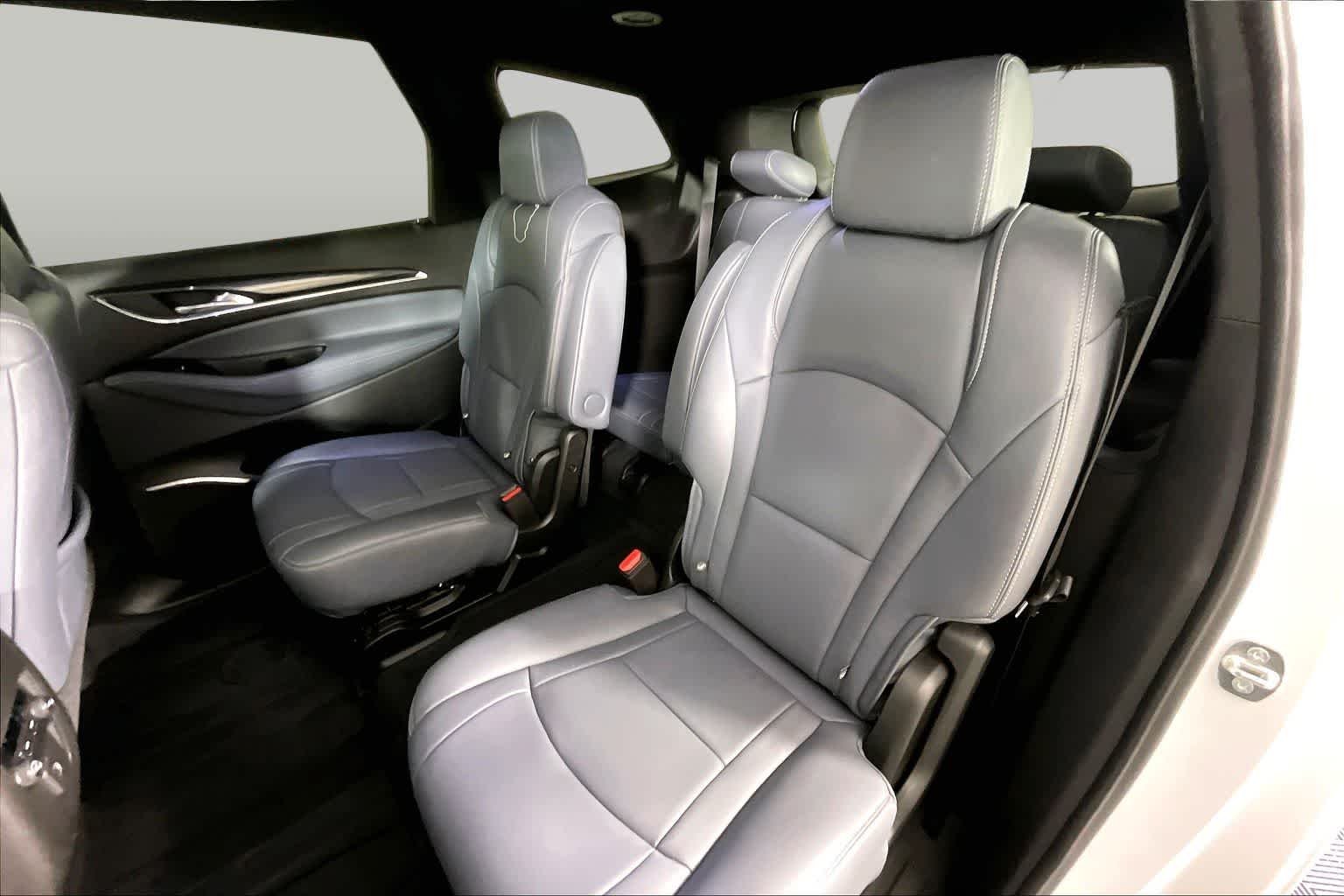 Used 2024 White Frost Tricoat Buick Essence image 19