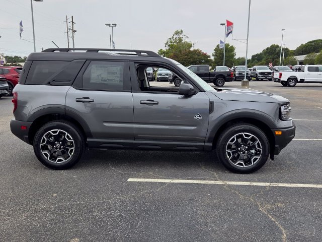 New 2026 Carbonized Gray Metallic Ford Outer Banks image 9