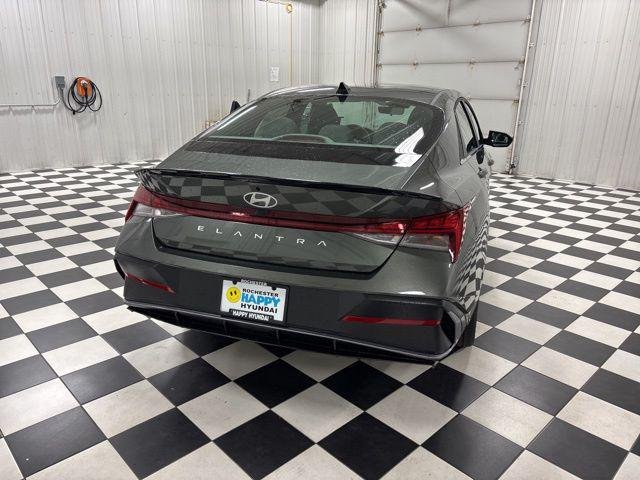New 2026 Gray Hyundai SEL Sport Premium image 4