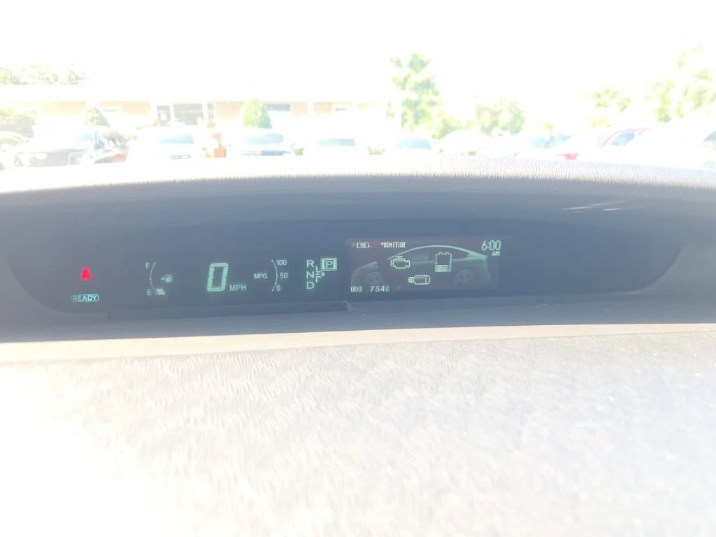 Used 2013 Beige Toyota Three image 17