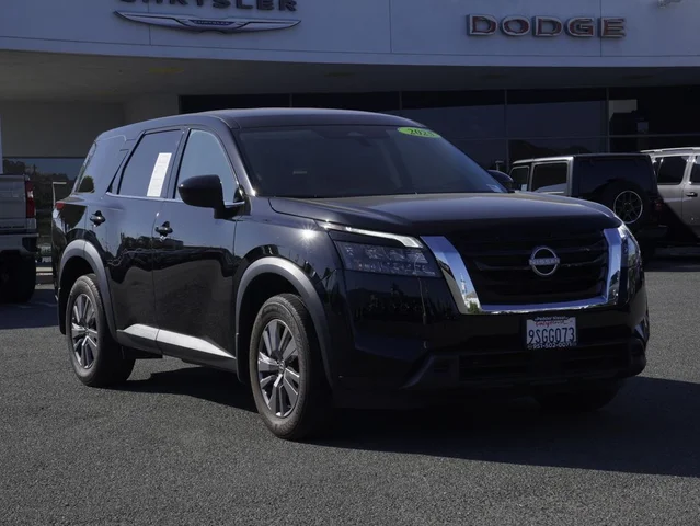 2025 Nissan Pathfinder S