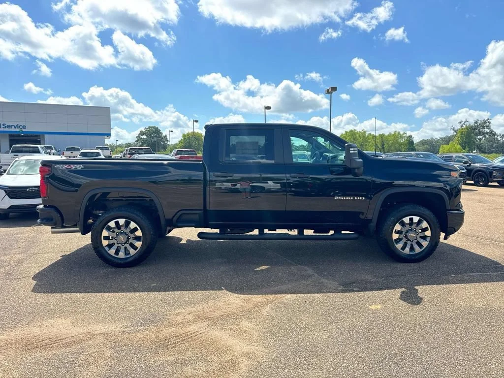 2026 Chevrolet Silverado 2500 HD Custom - Photo 12