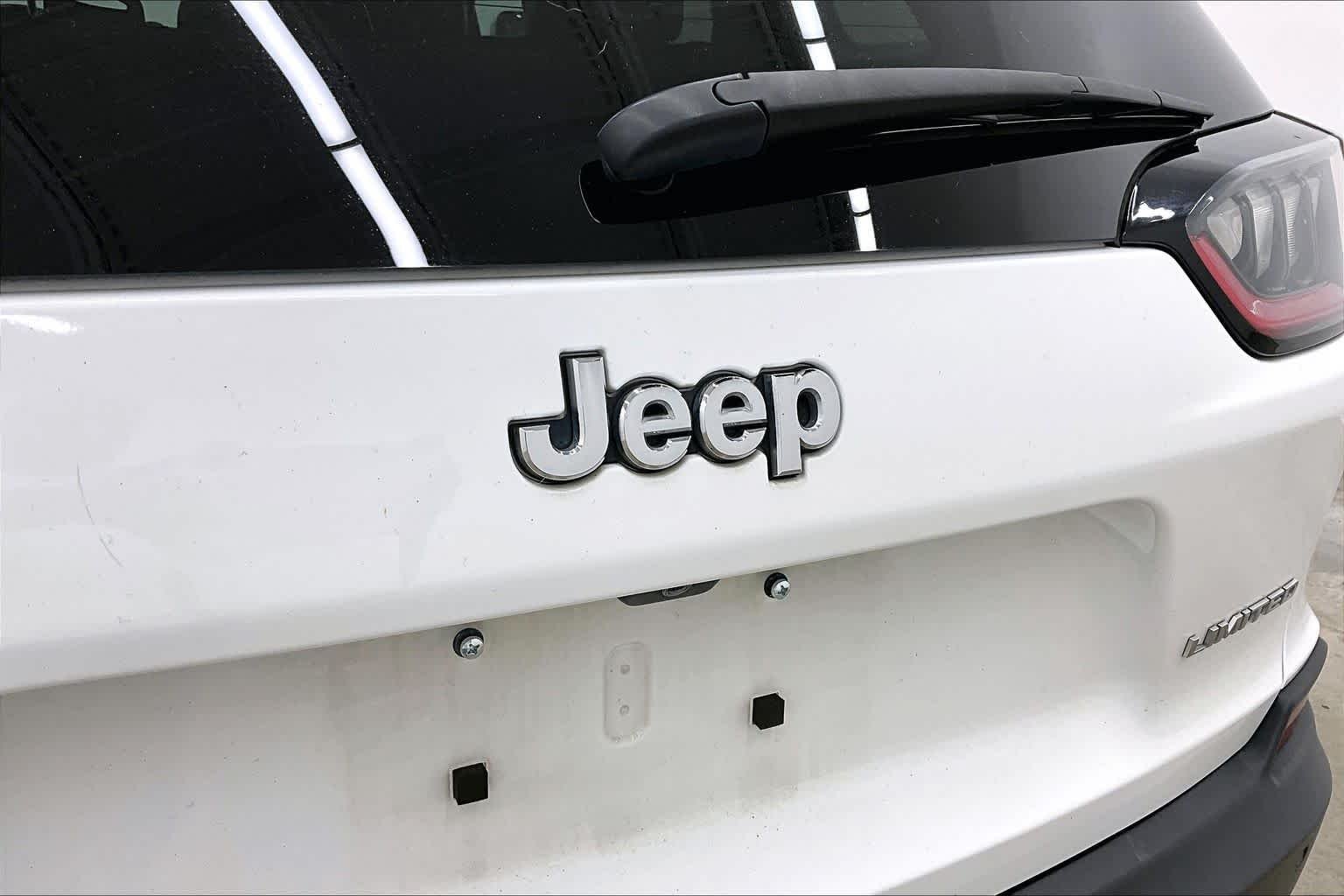 Used 2019 Bright White Clearcoat Jeep Limited image 10