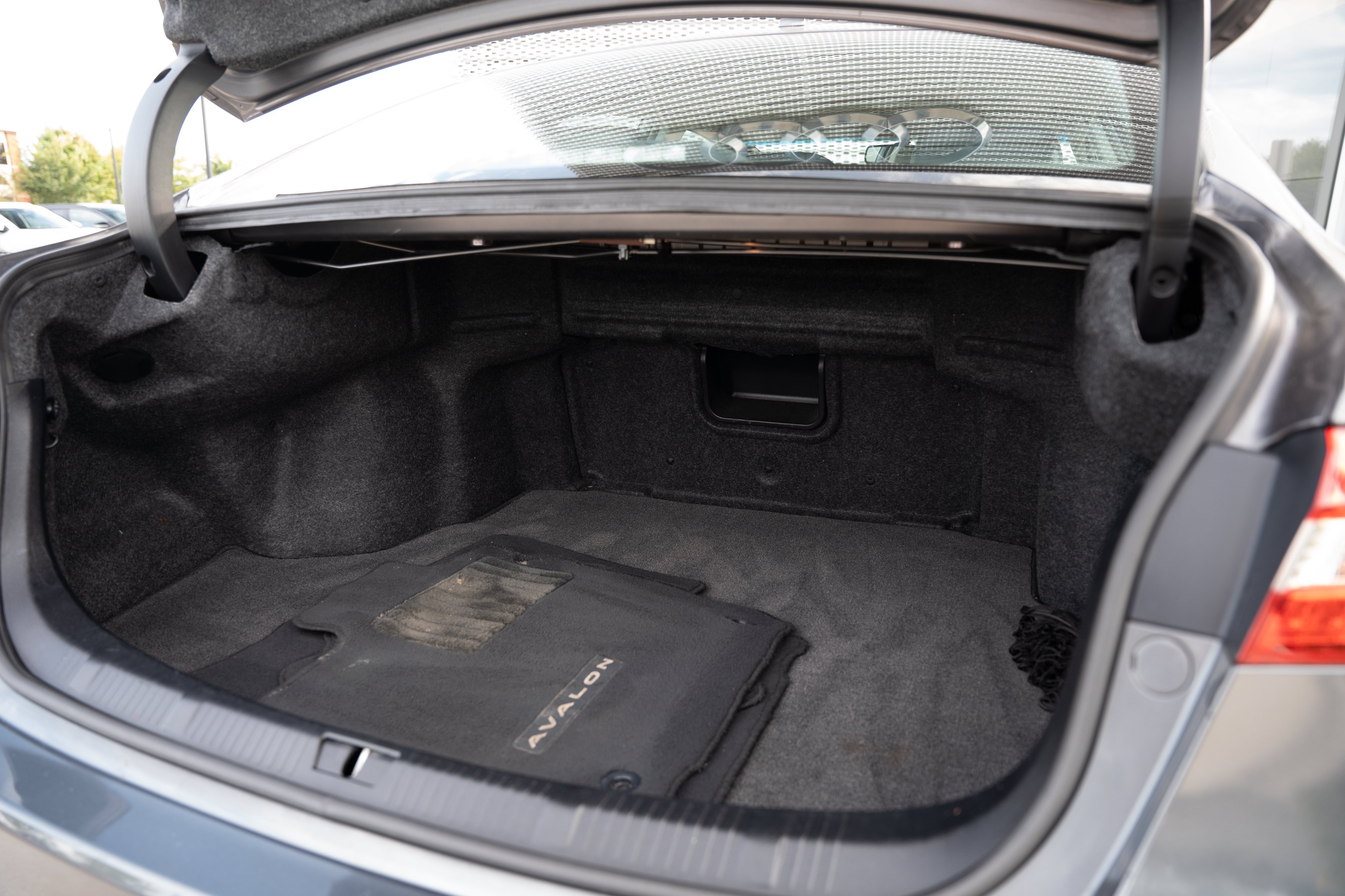 Used 2015 Magnetic Gray Metallic Toyota XLE Touring image 24