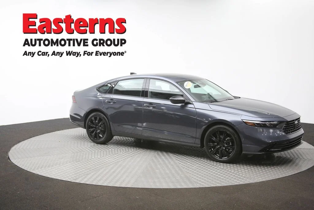 Used 2025 Gray Honda SE image 48