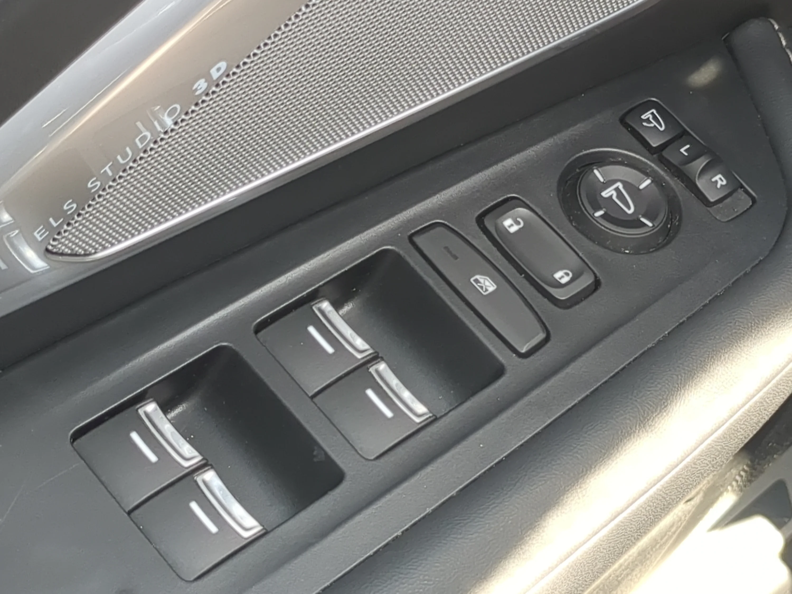 Used 2024 Majestic Black Pearl Acura w/Advance Package image 17