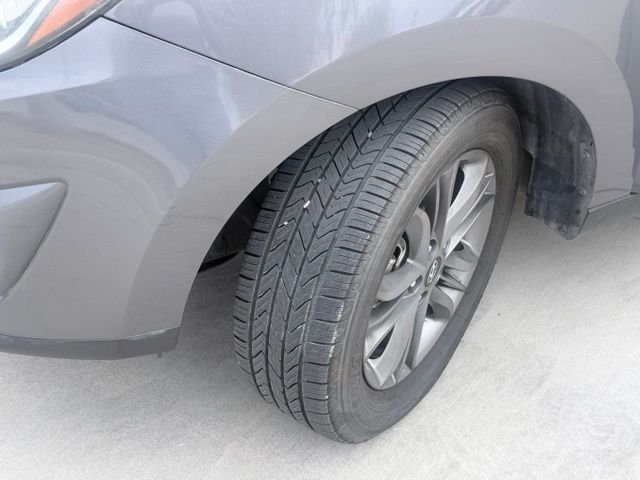 Used 2015 Gray Hyundai SE image 34