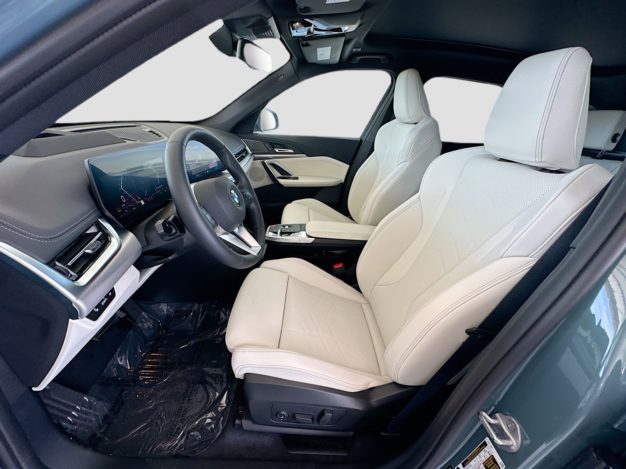New 2026 Cape York Green Metallic BMW xDrive28i image 16