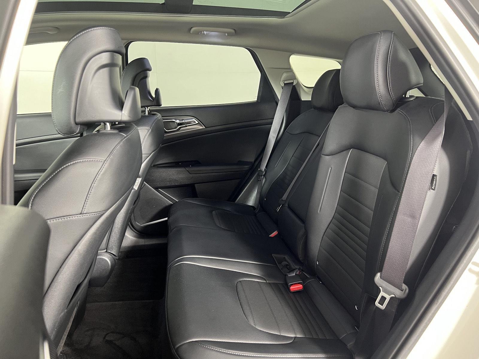 Used 2024 Snow White Pearl Kia SX-Prestige image 31