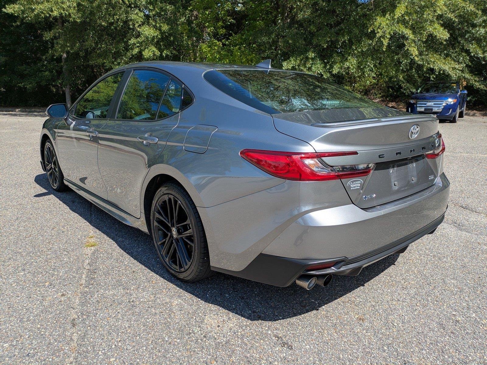 Used 2025  Toyota SE image 6