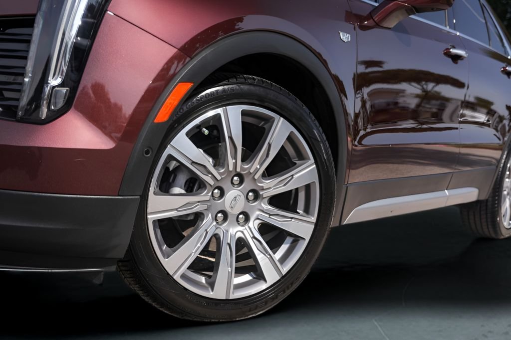 Used 2022  Cadillac Premium Luxury image 4