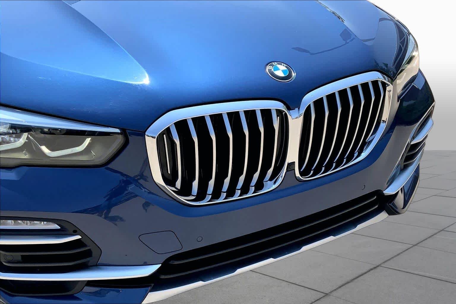Used 2019 Phytonic Blue Metallic BMW xDrive40i image 27