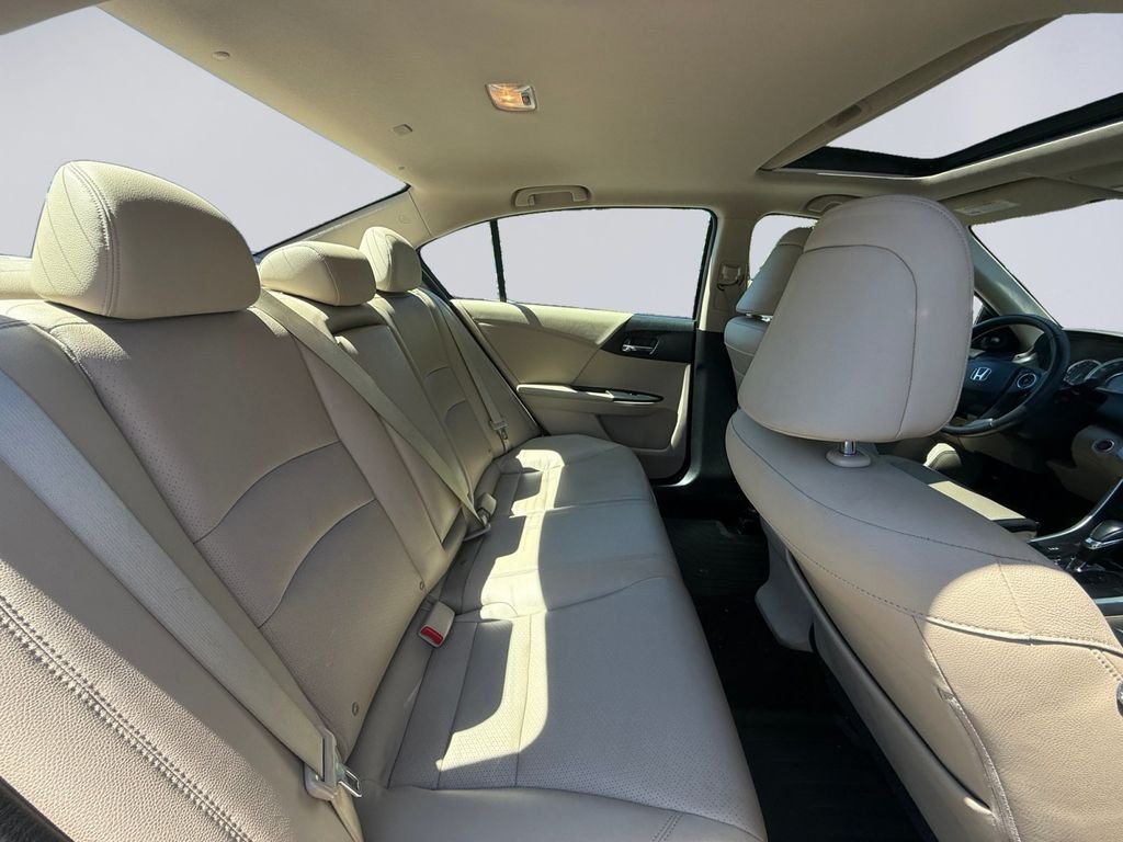 Used 2015 Gold Honda EX-L image 18