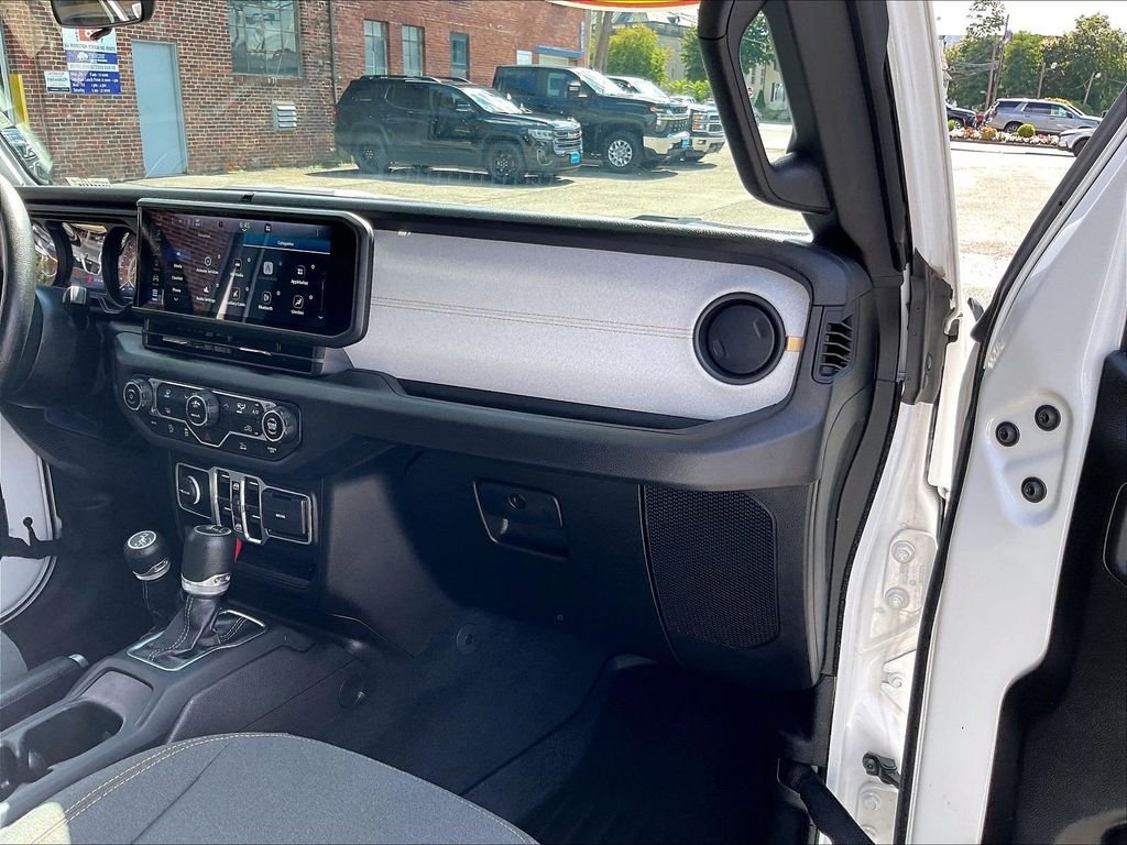 Used 2025 White Jeep Nighthawk image 13