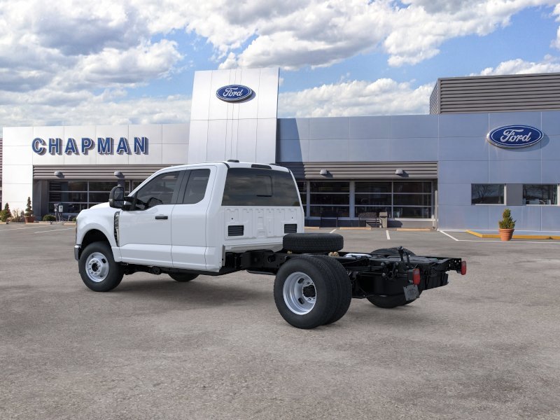 New 2026 Oxford White Ford F-350® XL image 4