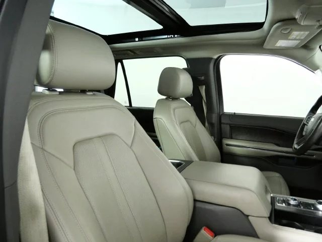 Used 2018 White Ford Limited image 11