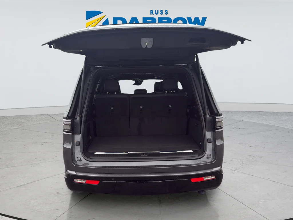 New 2026 Baltic Gray Metallic Clearcoat Jeep Summit Reserve image 30