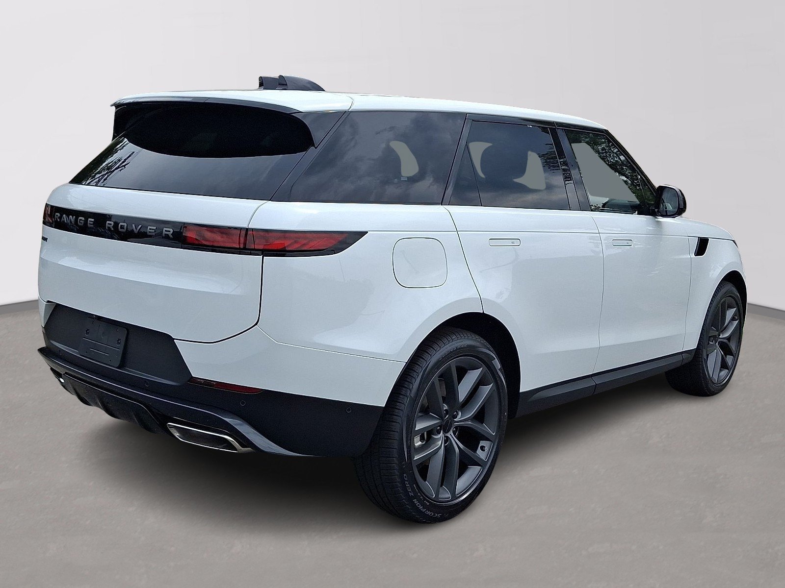 New 2026 Fuji White Land Rover SE image 3