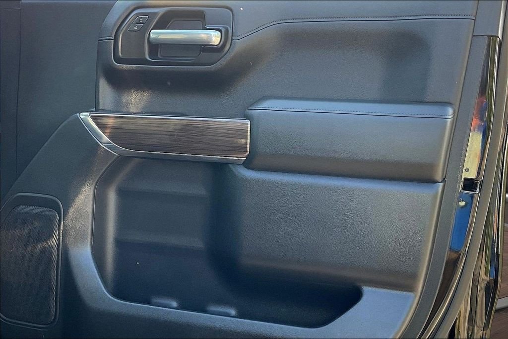 Used 2019 Black Chevrolet LT image 33