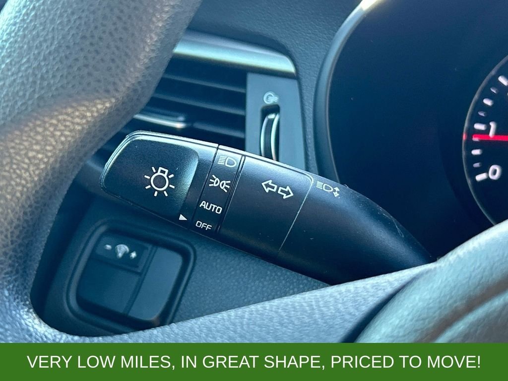 Used 2017 Silver Kia LX image 29