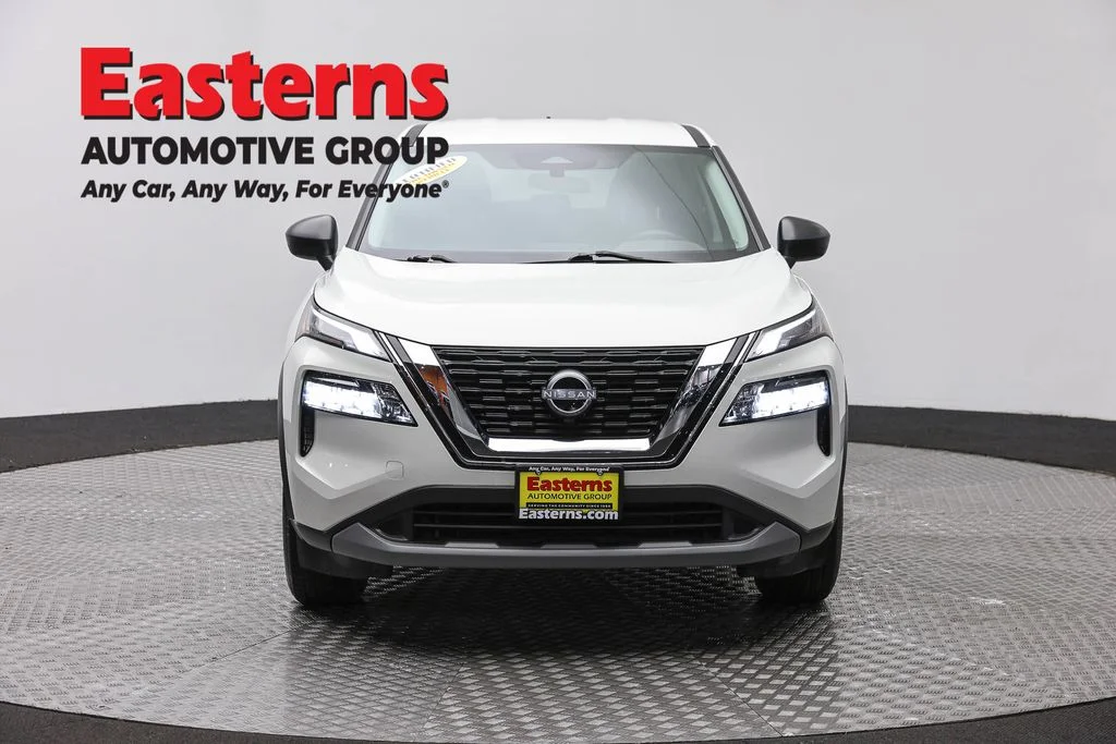 Used 2023 White Nissan S image 2