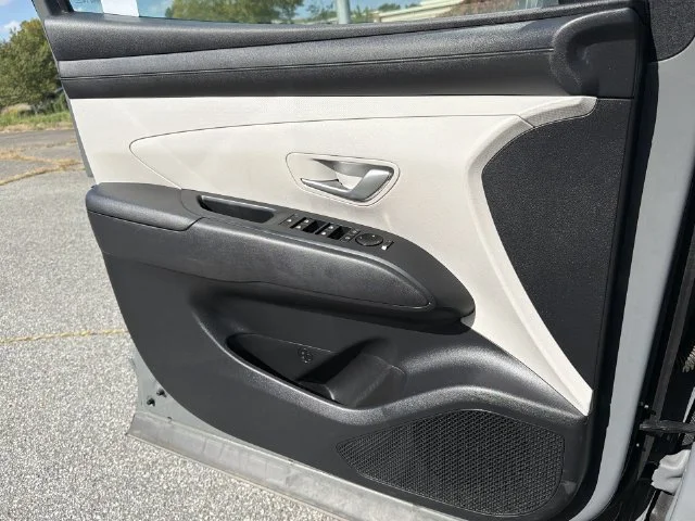 Used 2025 Gray Hyundai SEL image 31