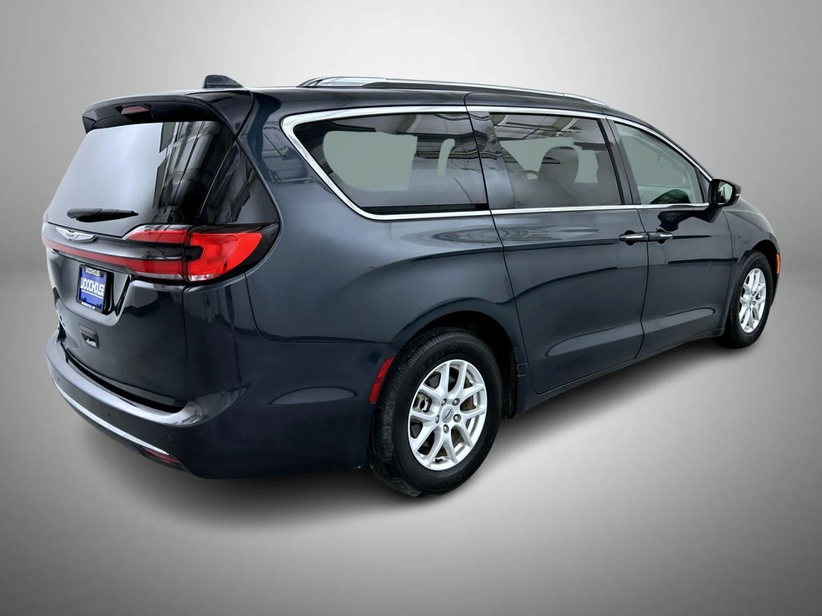 Used 2021 Gray Chrysler Touring L image 5
