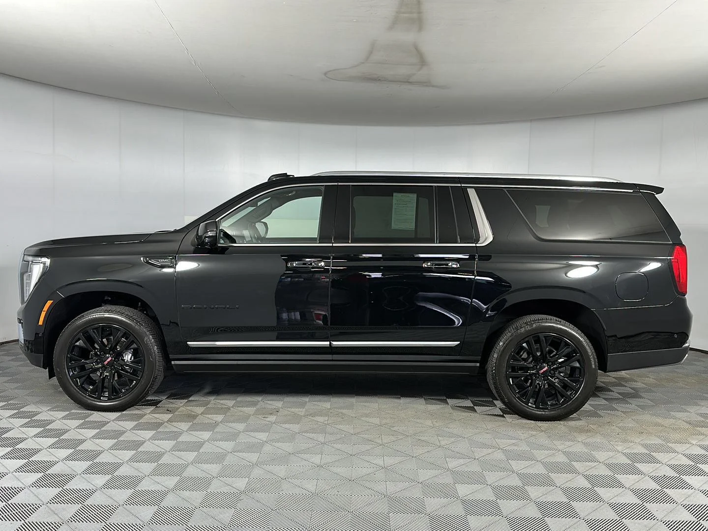 Used 2026 Onyx Black GMC Denali image 8