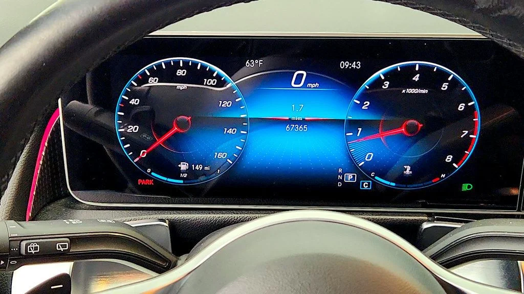 Used 2020 Night Black Mercedes-Benz GLB 250 4MATIC® SUV w/ Premium Pkg, Surround View & Panorama Roof image 15