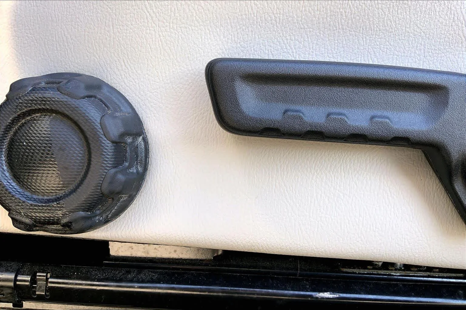 Used 2022 Black Clear Coat Jeep High Altitude image 34