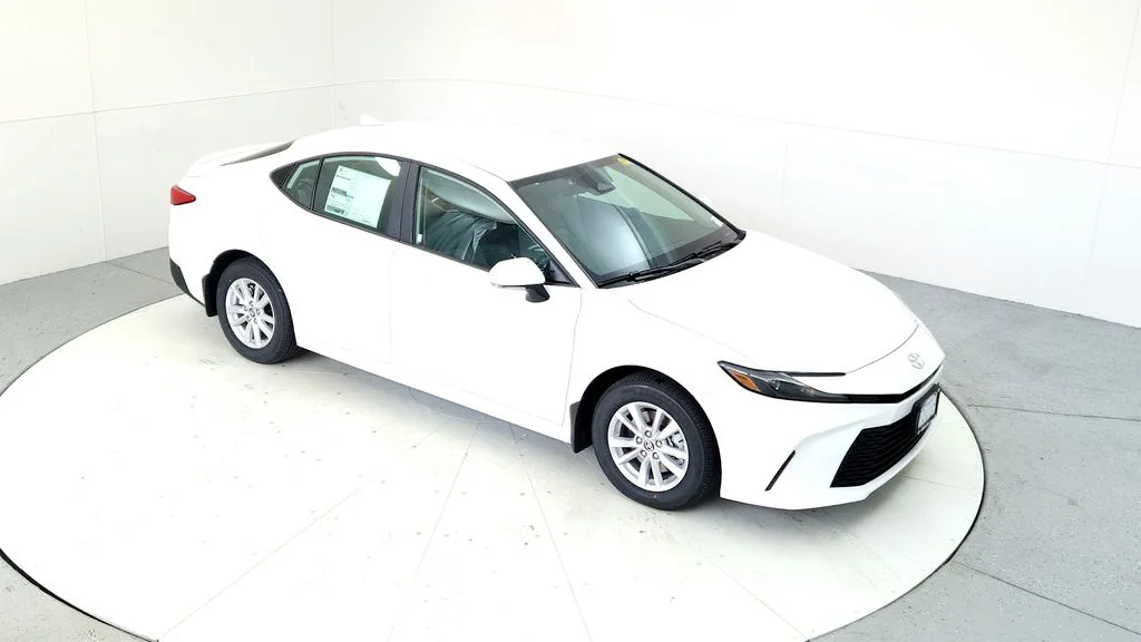 Used 2025 White Toyota LE image 16