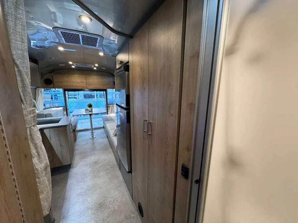 New 2027 SILVER AIRSTREAM  image 32