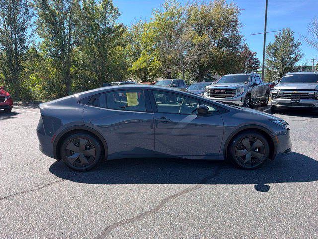 Certified Used 2027 GRAY ME. Toyota  image 5