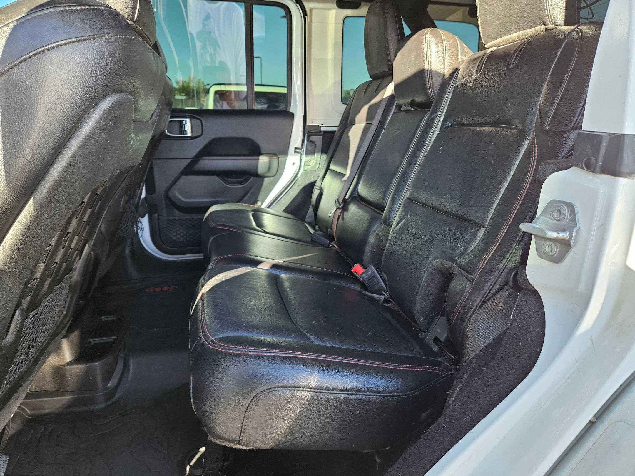 Used 2019 Bright White Clearcoat Jeep Rubicon image 26