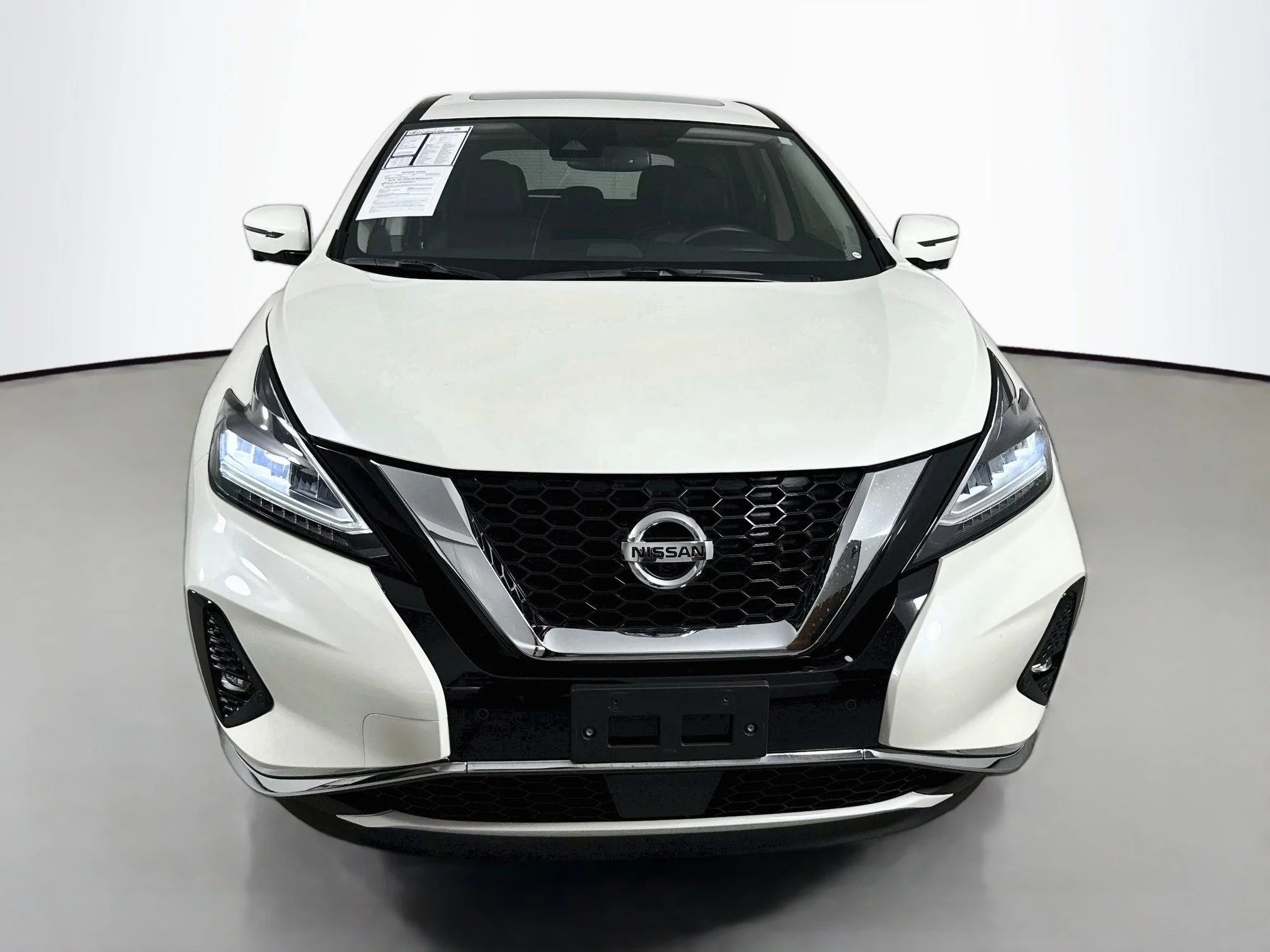 Used 2021 Pearl White Tricoat Nissan SL image 2
