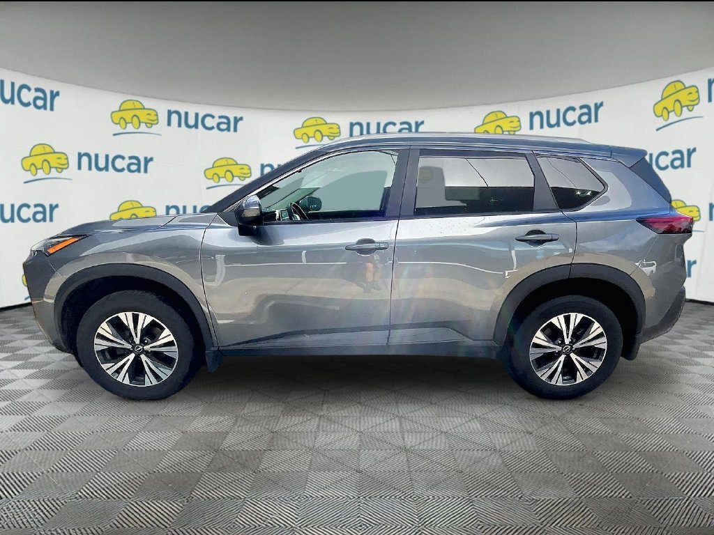 Used 2023 Gray Nissan SV image 4