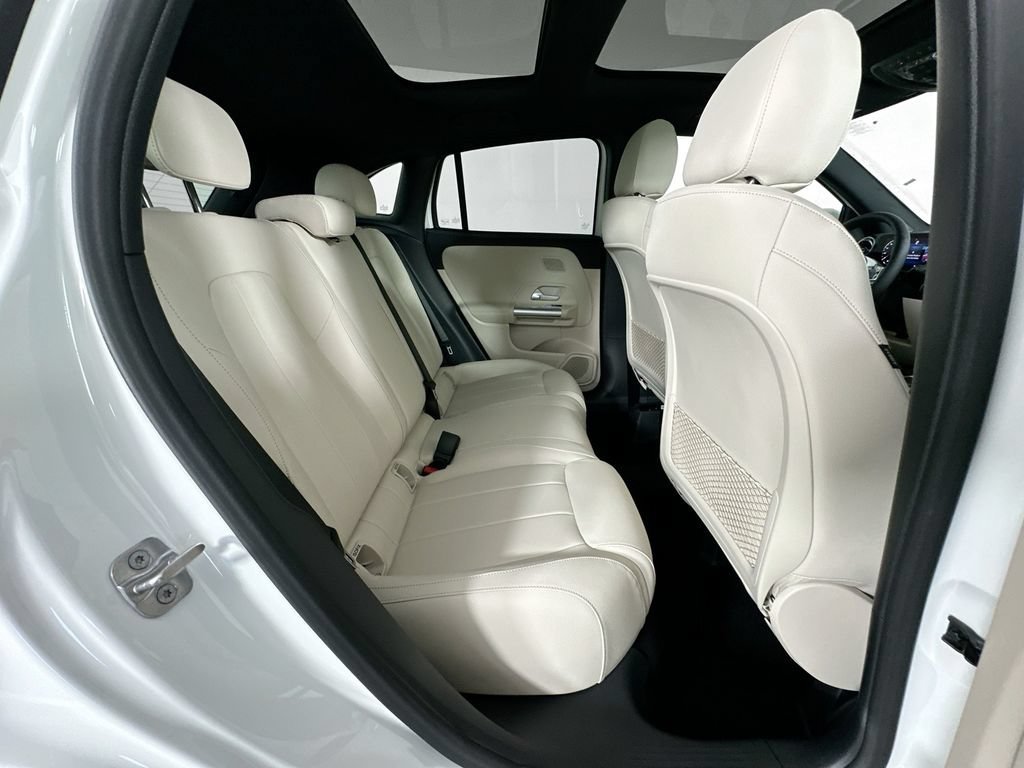 New 2026 Polar White Mercedes-Benz GLA 250 image 59