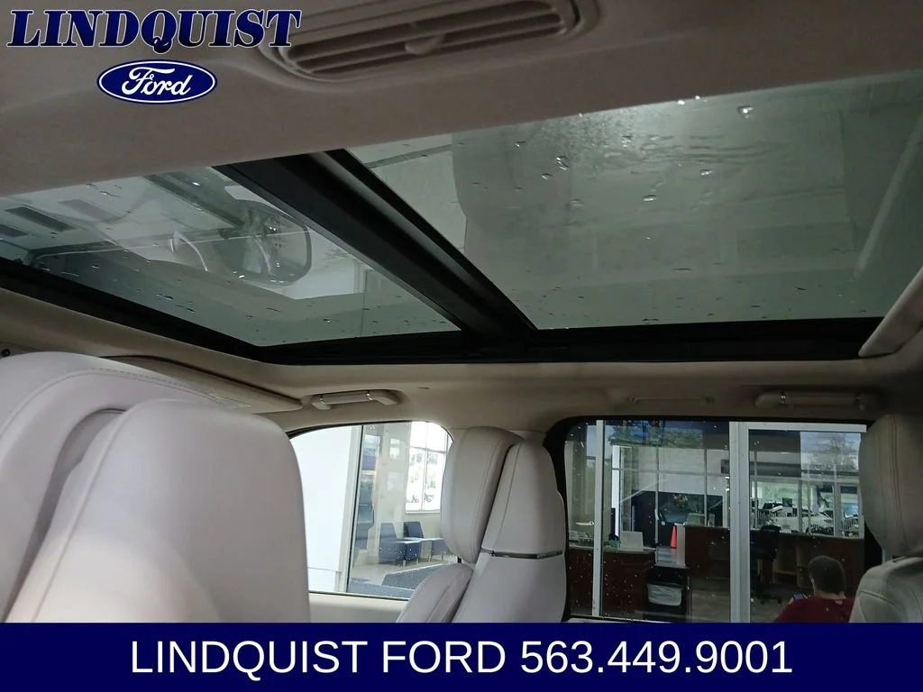 Used 2021 Blue Lincoln Reserve image 19