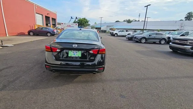 Used 2024 Black Nissan 2.5 SL image 9