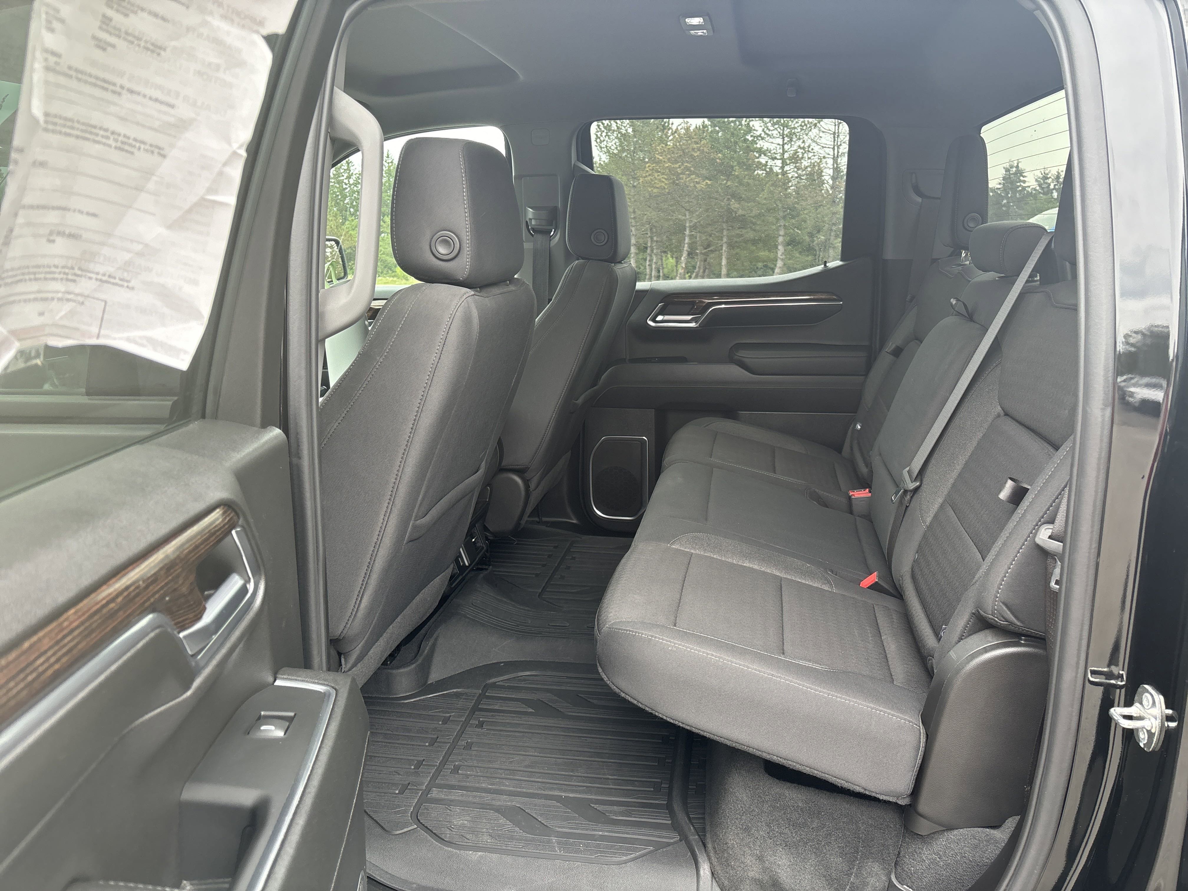 Used 2024 Onyx Black GMC Elevation image 11