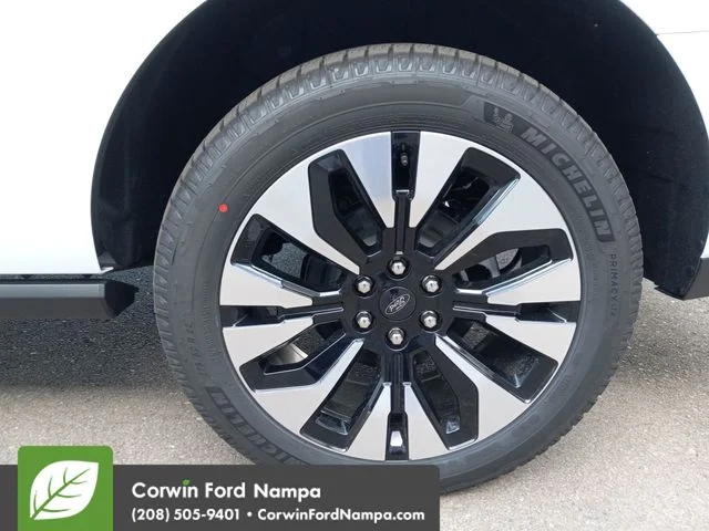 New 2026 Oxford White Ford Platinum image 31