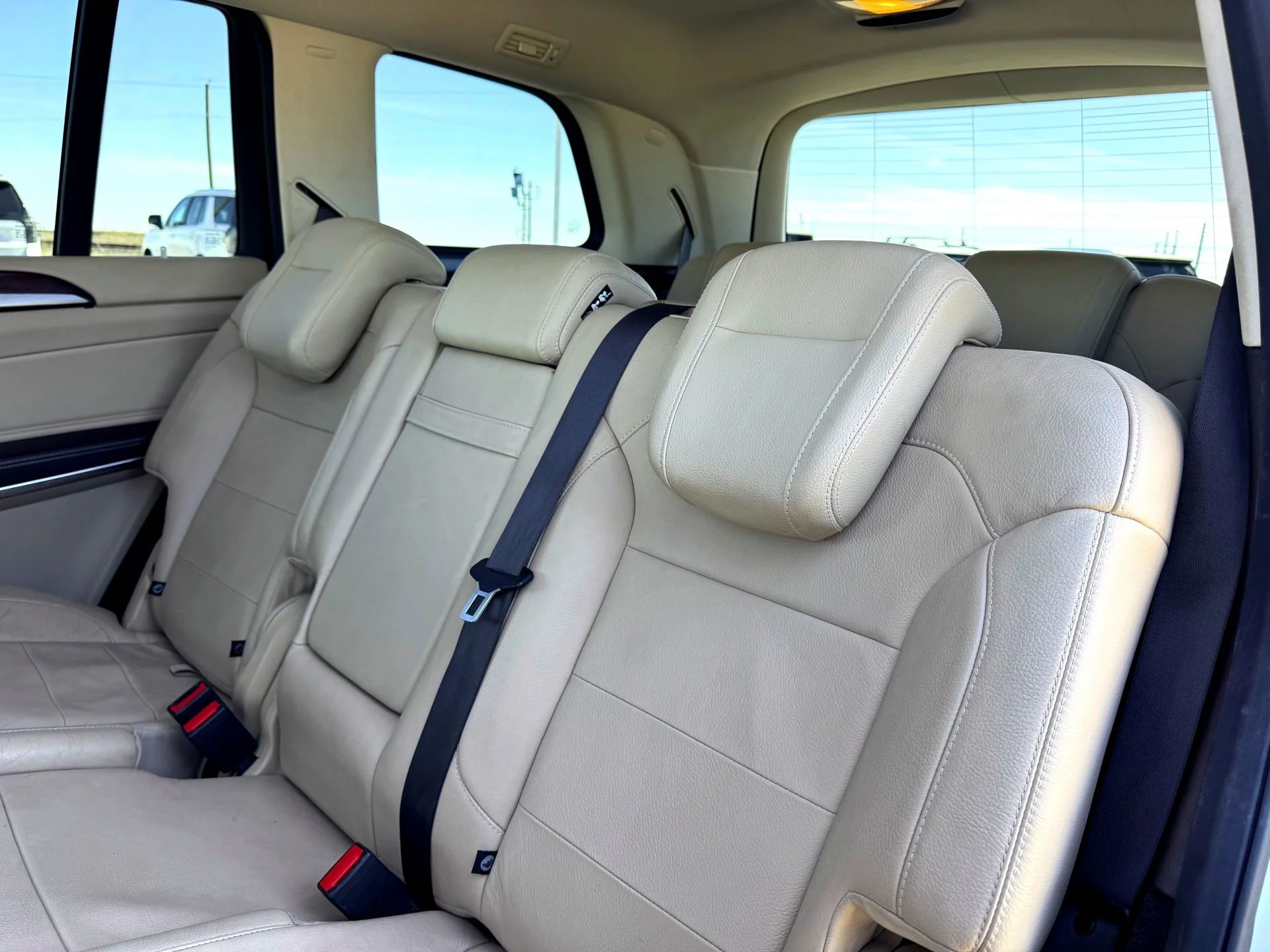Used 2019  Mercedes-Benz GLS 550 4MATIC® image 19