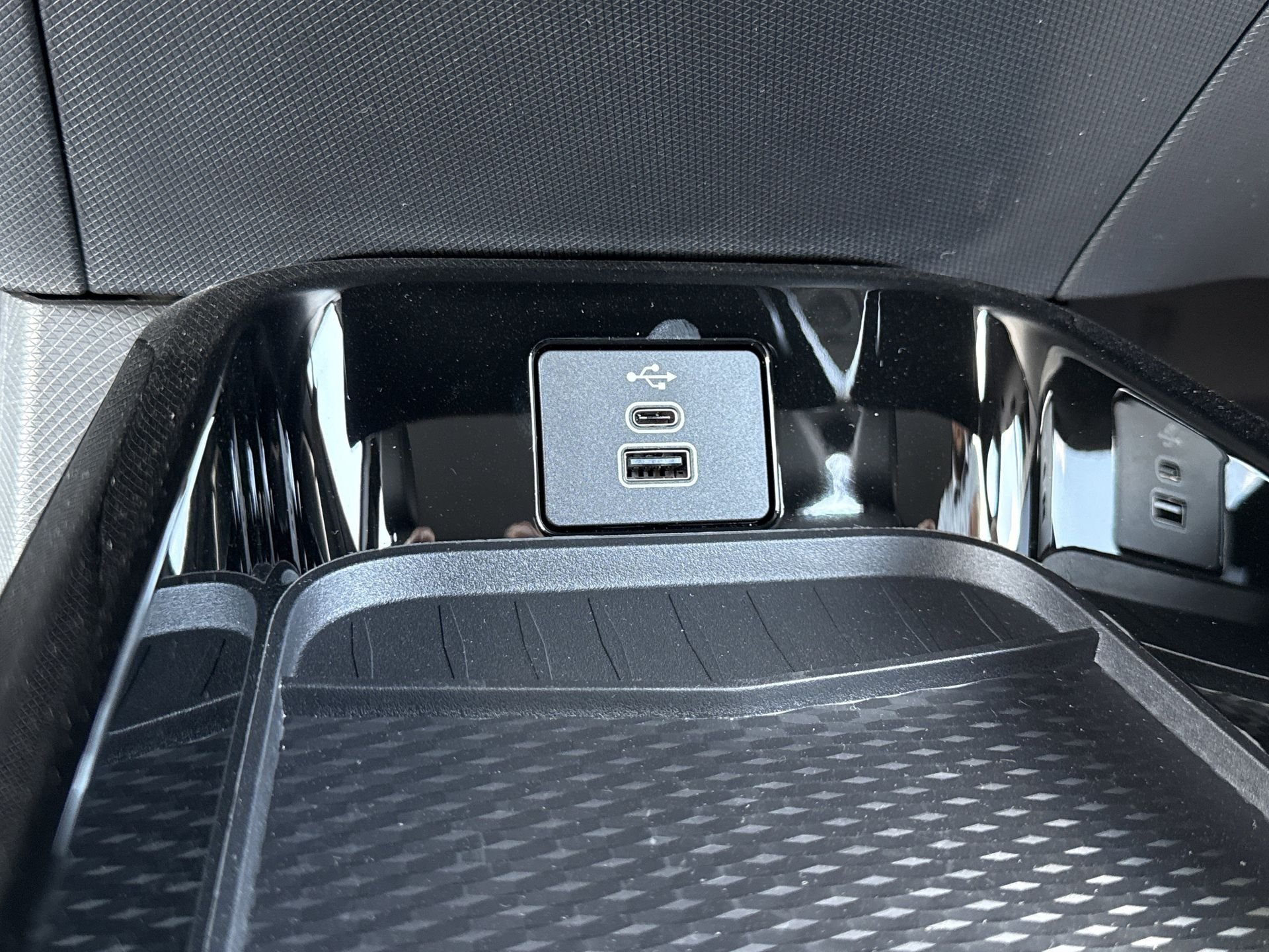 2025 Ford Mustang Mach-E Premium - Photo 8