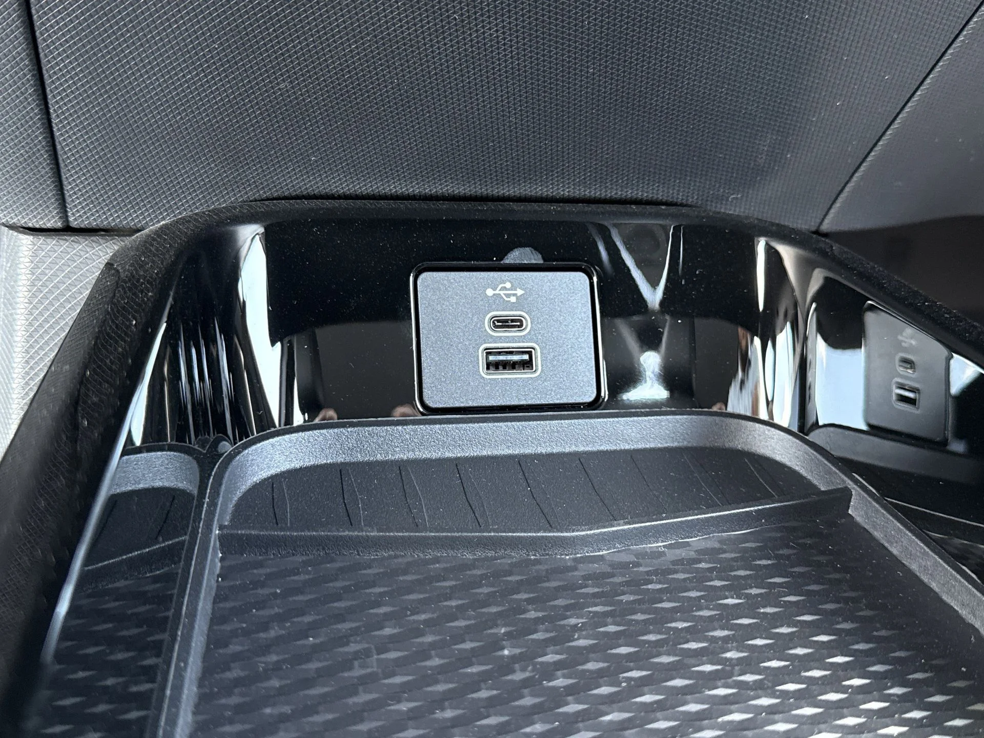 2025 Ford Mustang Mach-E Premium - Photo 8