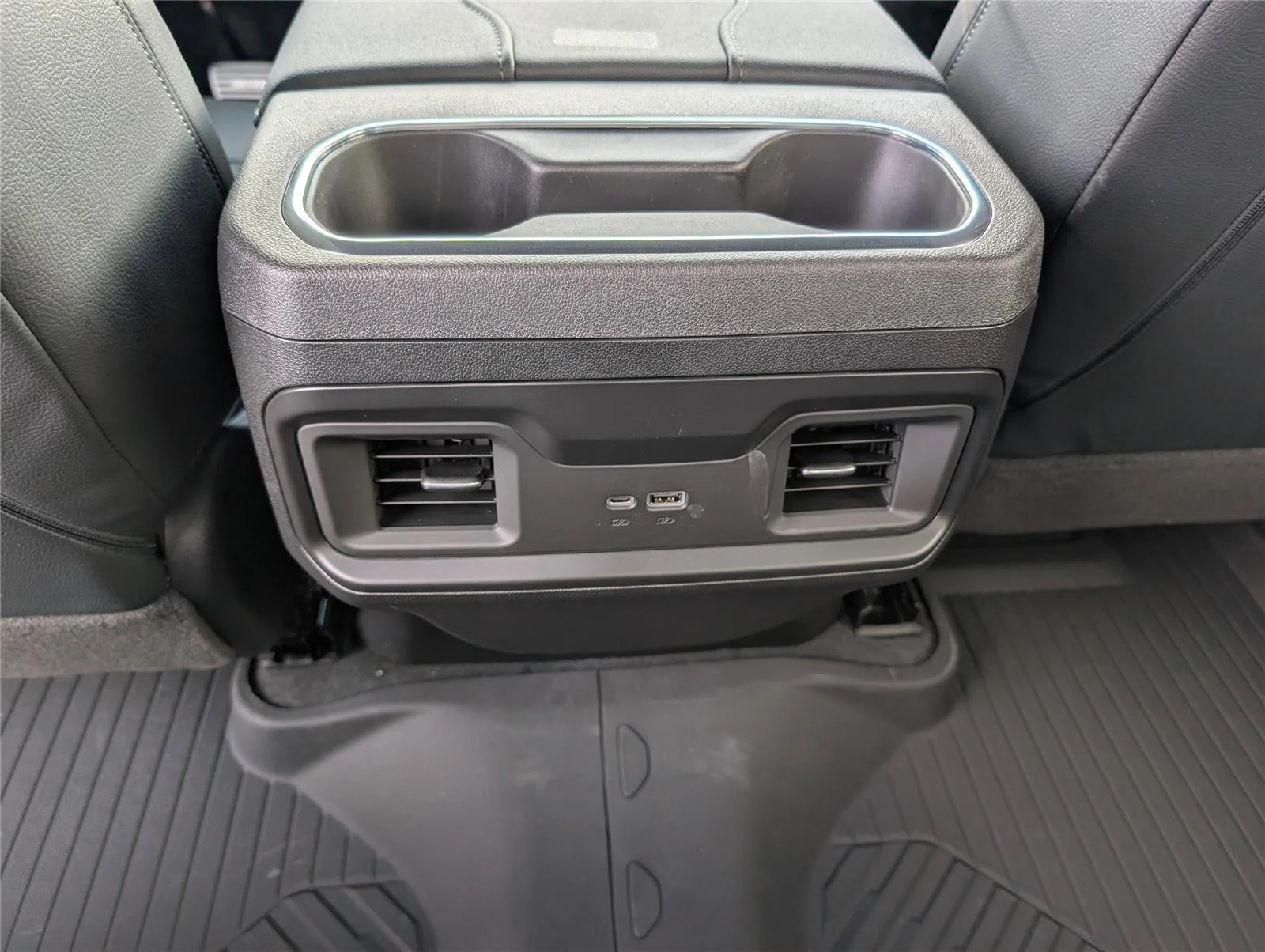 2026 Chevrolet Silverado 1500 RST - Photo 13