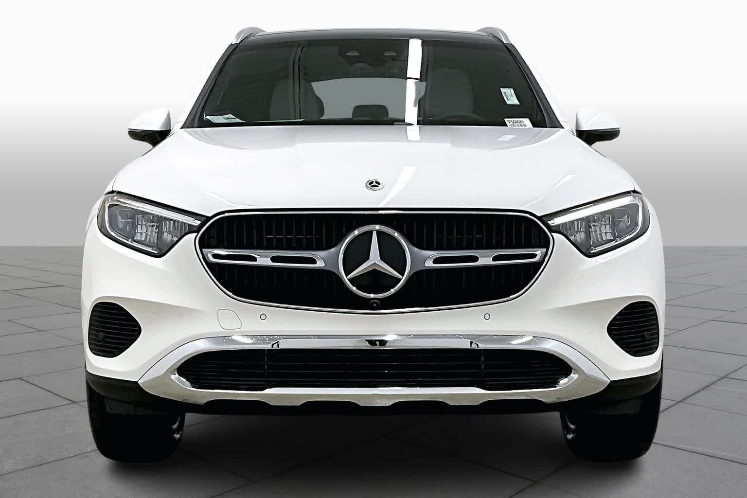 New 2026 Polar White Mercedes-Benz GLC 300 image 3