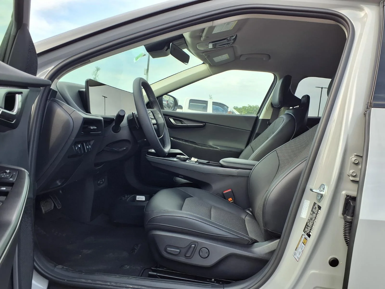 New 2026 Wolf Gray Kia LIGHT image 16