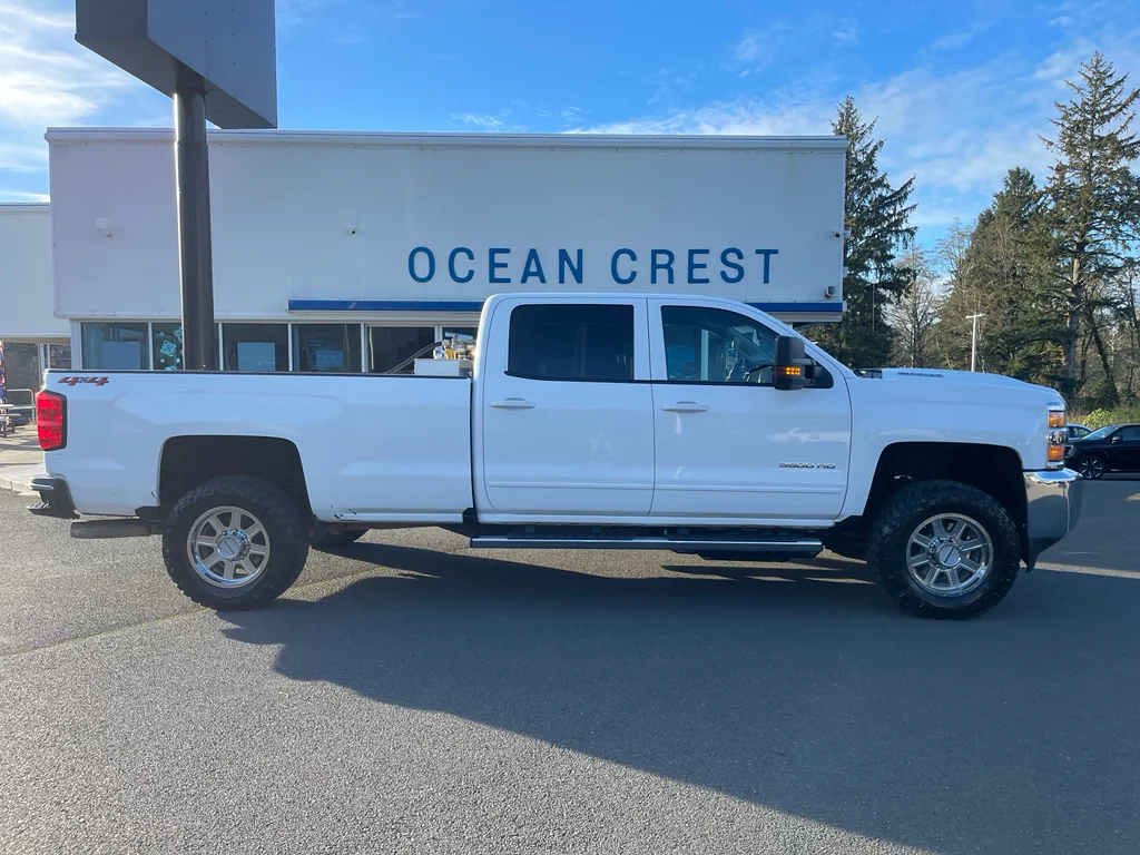 2018 Chevrolet Silverado HD LT 4WD Crew Cab Long Box DRW's photo